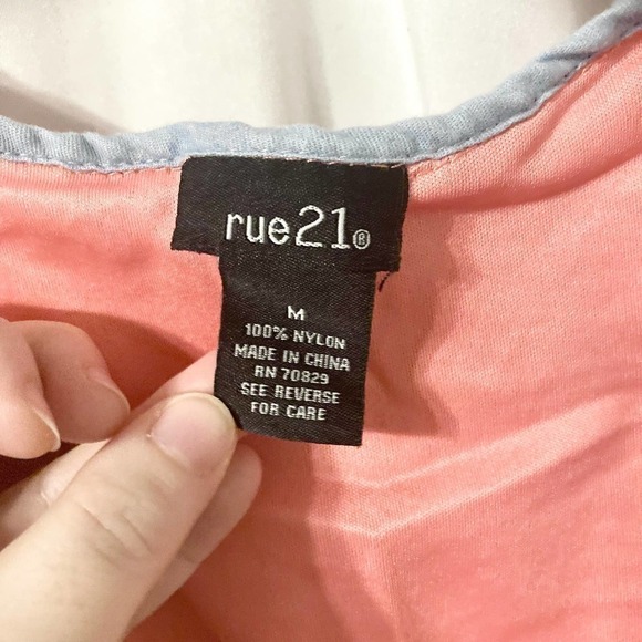 Rue21 Women's M Pink Crocheted Crop Top with Blue Trim - Picture 9 of 9